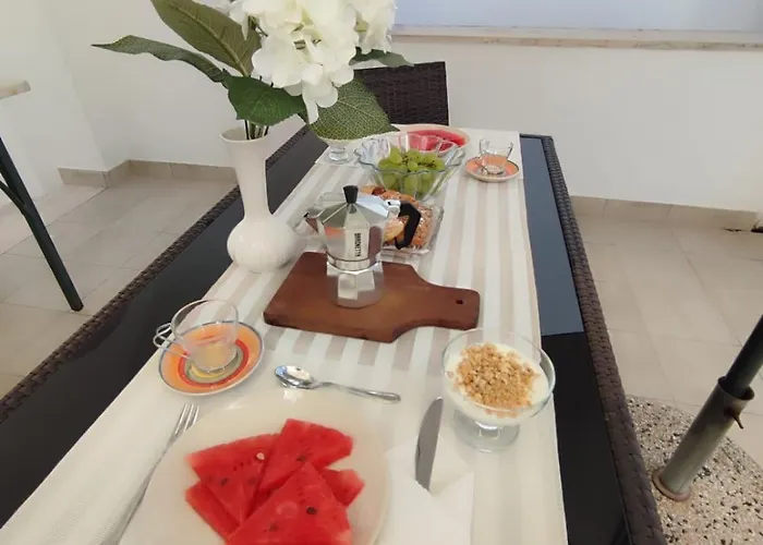 L'archetto Romantic In The Center Of * אנה קאפרי