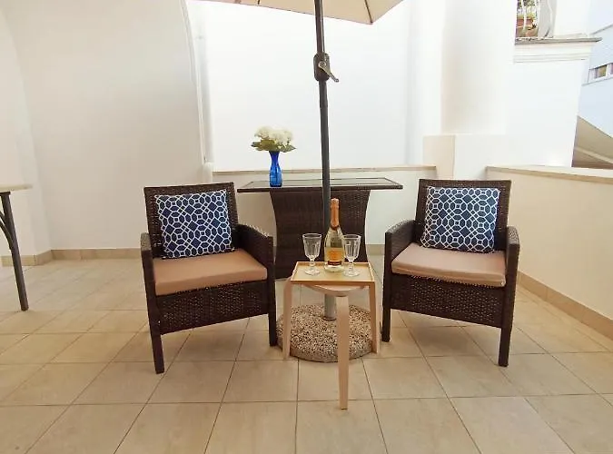 L'archetto Romantic In The Center Of Ανακάπρι